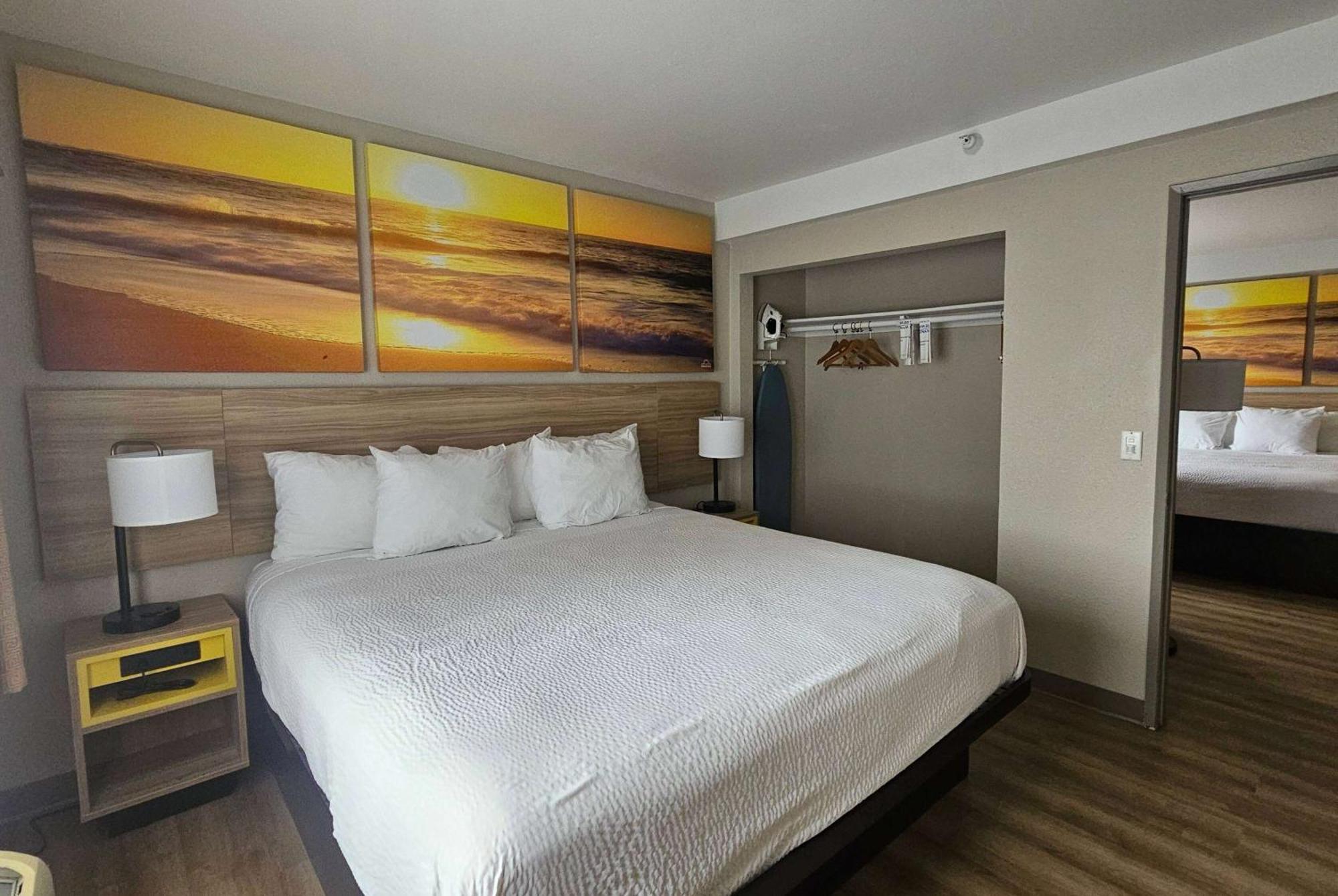 Days Inn & Suites By Wyndham Artesia Exterior photo